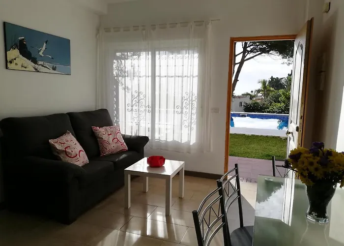 아파트 Verdemar With Sea View And Garden 네르하